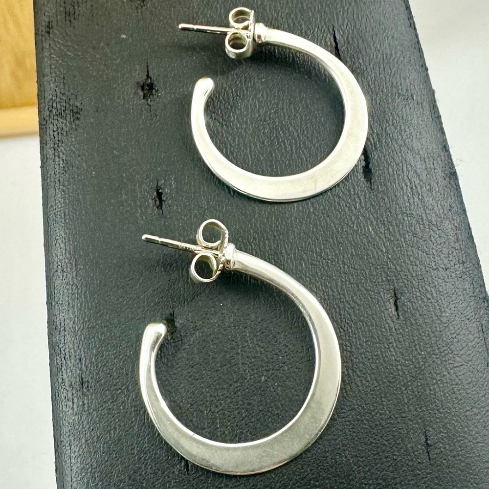 JAMES AVERY Sterling Silver Cassandra Flat Tapered Hoop Stud Earrings; RETIRED